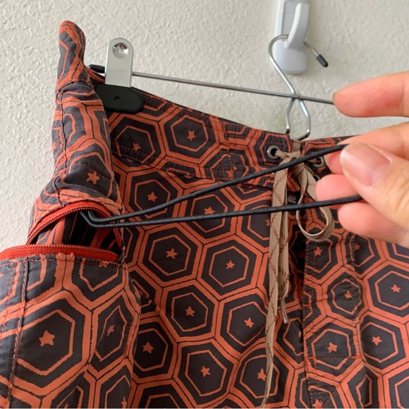 Patagonia Men's Geometric Hexagon Print Water Swim Trunks Orange Tie 35 - Picture 3 of 8